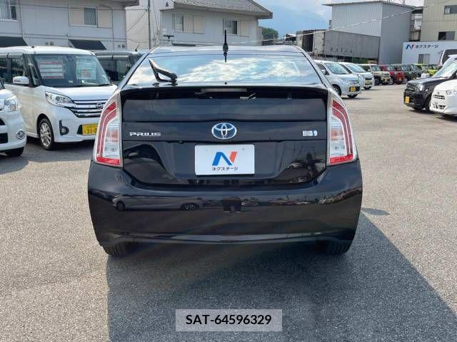 Toyota PRIUS 2012-04 366612-15