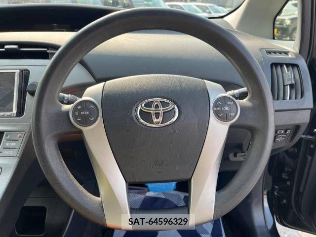Toyota PRIUS 2012-04 366612-11