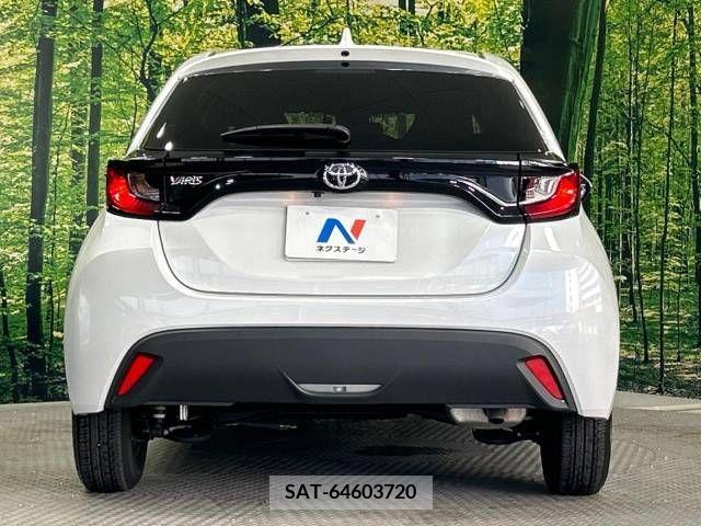 Toyota YARIS 2023-06 371442-15
