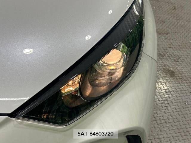 Toyota YARIS 2023-06 371442-12