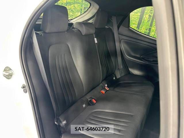 Toyota YARIS 2023-06 371442-9