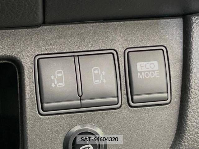 Nissan SERENA 2011-08 367700-5