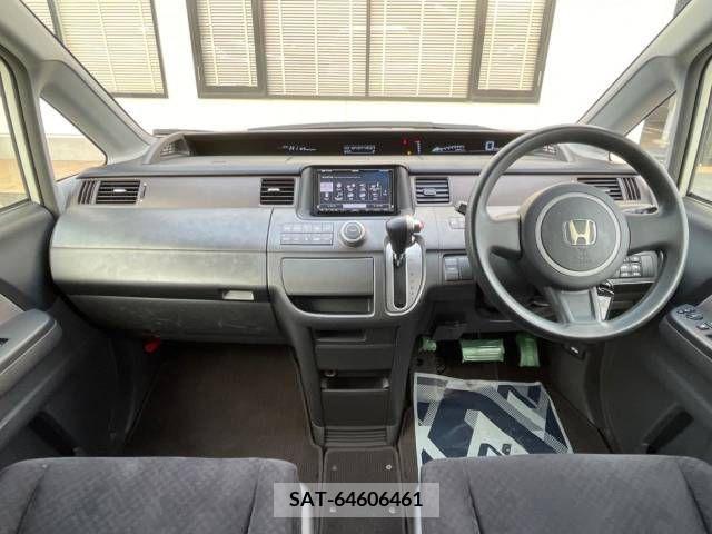 Honda e 2007-03 219894-1