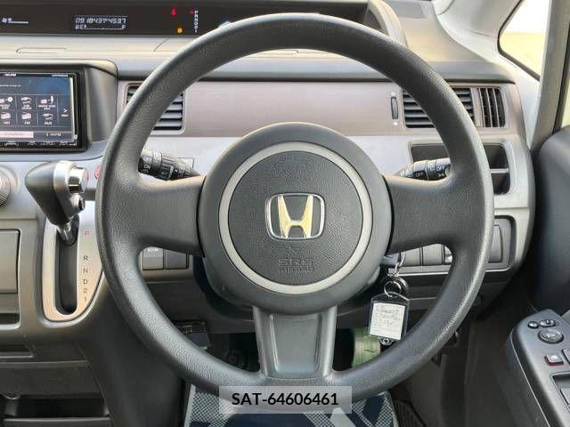 Honda e 2007-03 219894-11