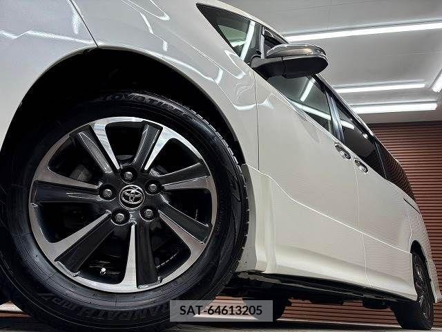 Toyota VOXY 2019-06 335416-18