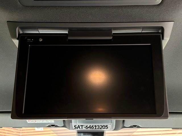 Toyota VOXY 2019-06 335416-9