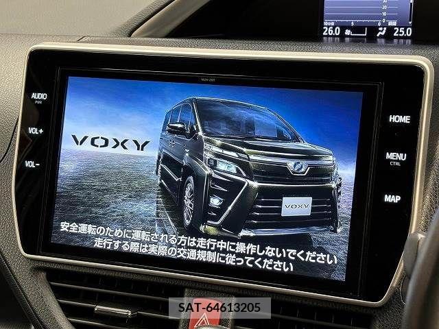 Toyota VOXY 2019-06 335416-2