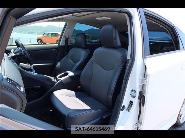 Toyota PRIUS 2013-11 322153-17