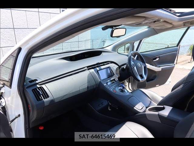 Toyota PRIUS 2013-11 322153-16