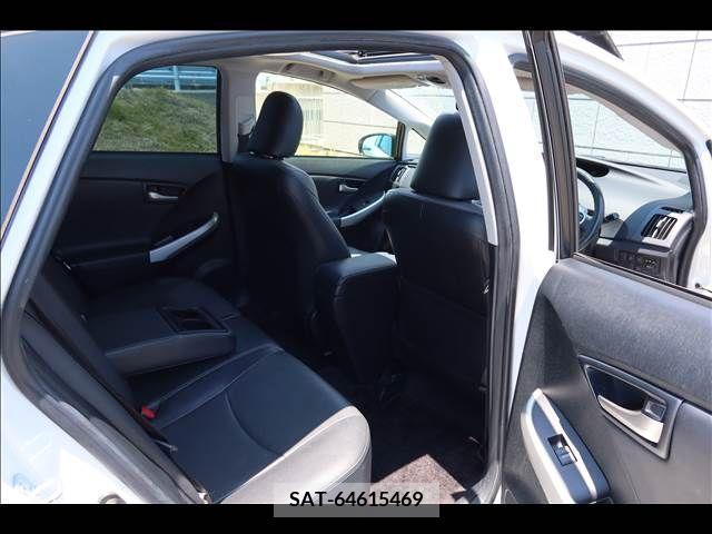 Toyota PRIUS 2013-11 322153-15