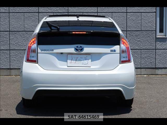 Toyota PRIUS 2013-11 322153-4