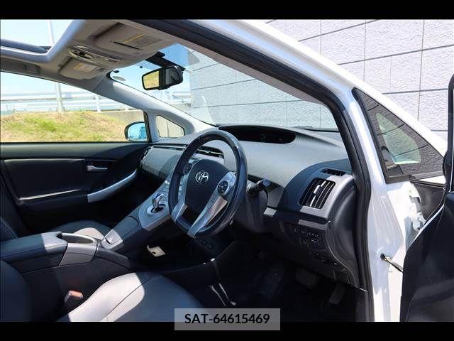 Toyota PRIUS 2013-11 322153-10