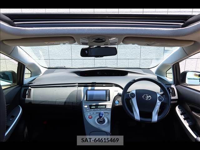 Toyota PRIUS 2013-11 322153-8