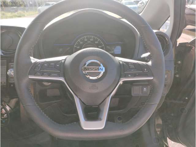 Nissan NOTE 2019-04 10815-6
