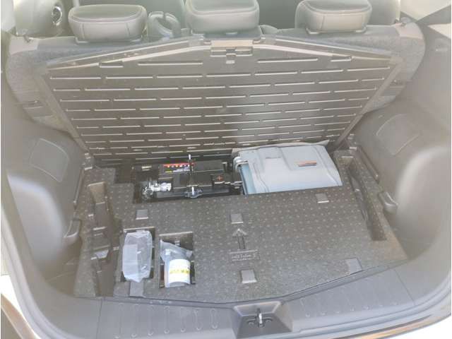 Nissan NOTE 2019-04 10815-12