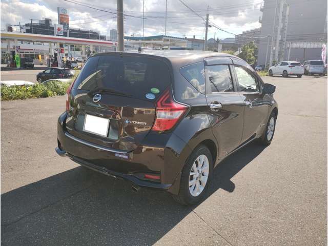 Nissan NOTE 2019-04 10815-1