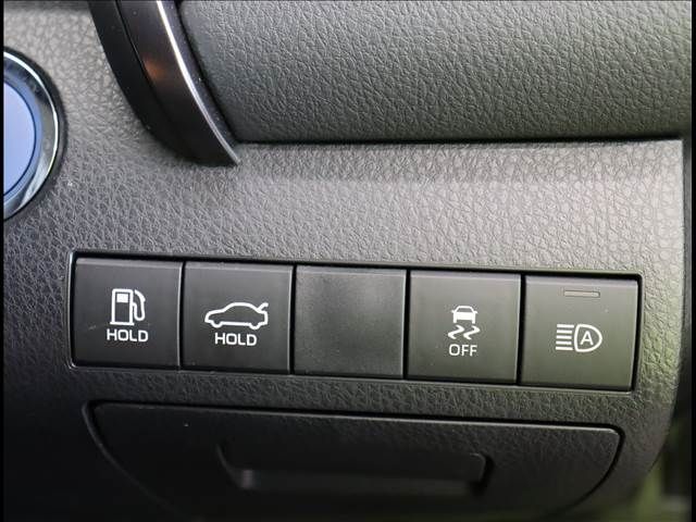 Toyota CAMRY HYBRID 2022-10 182522-14