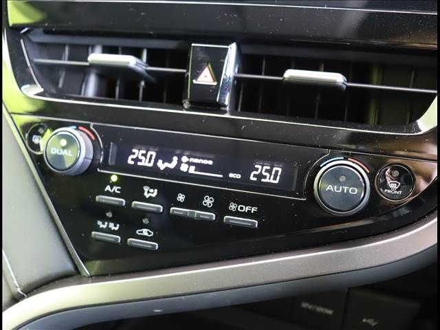 Toyota CAMRY HYBRID 2022-10 182522-17