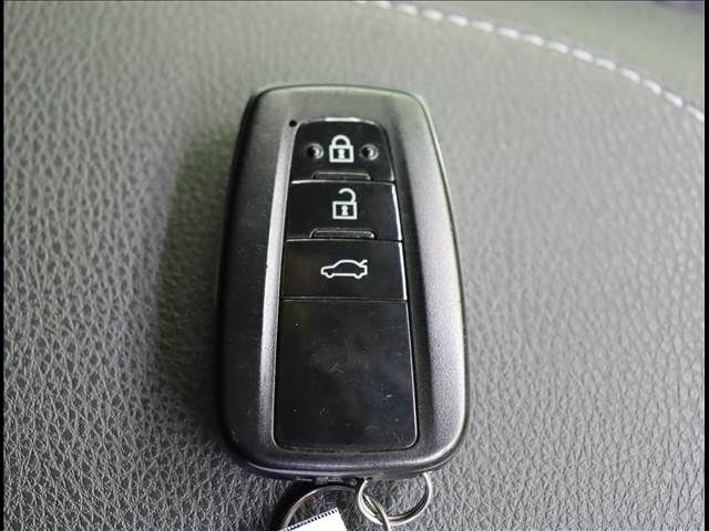 Toyota CAMRY HYBRID 2022-10 182522-16