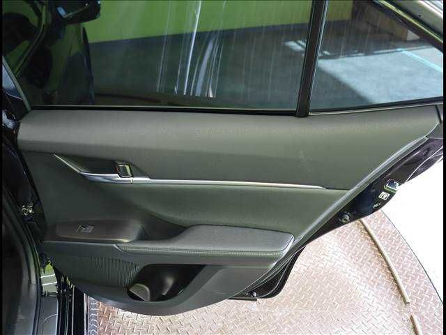 Toyota CAMRY HYBRID 2022-10 182522-26