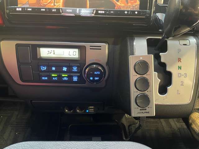 Toyota HIACE VAN 2015-10 4097-16