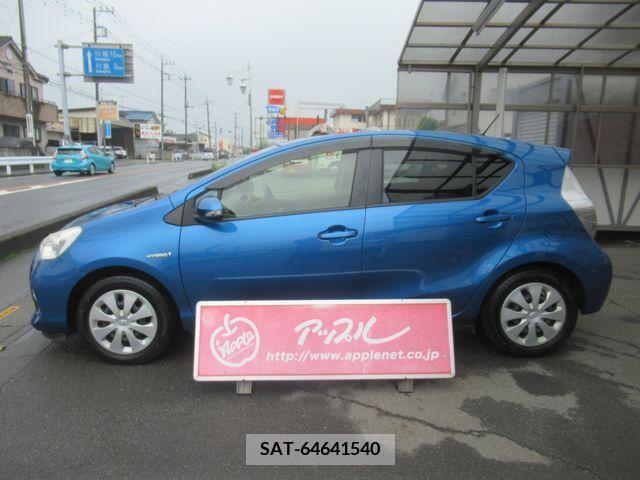 Toyota AQUA 2012-03 382942-8
