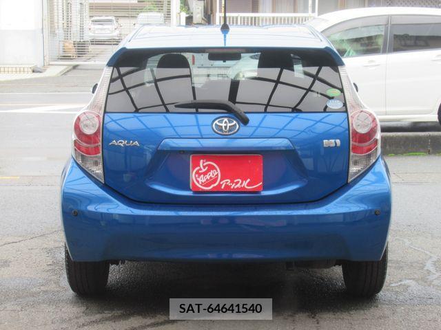 Toyota AQUA 2012-03 382942-4