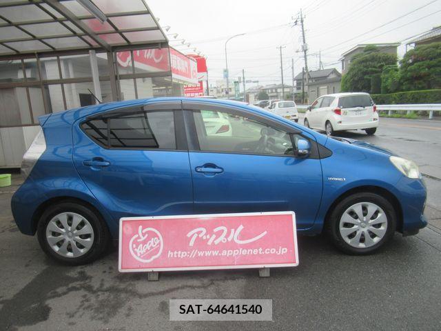Toyota AQUA 2012-03 382942-5