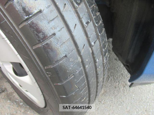 Toyota AQUA 2012-03 382942-11
