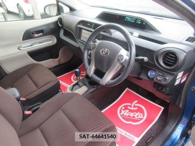 Toyota AQUA 2012-03 382942-15