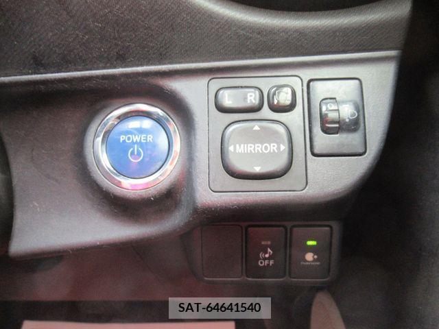 Toyota AQUA 2012-03 382942-22