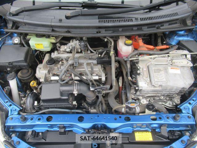 Toyota AQUA 2012-03 382942-27
