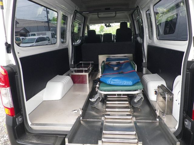 Nissan NV350 Caravan 2016-09 586-10