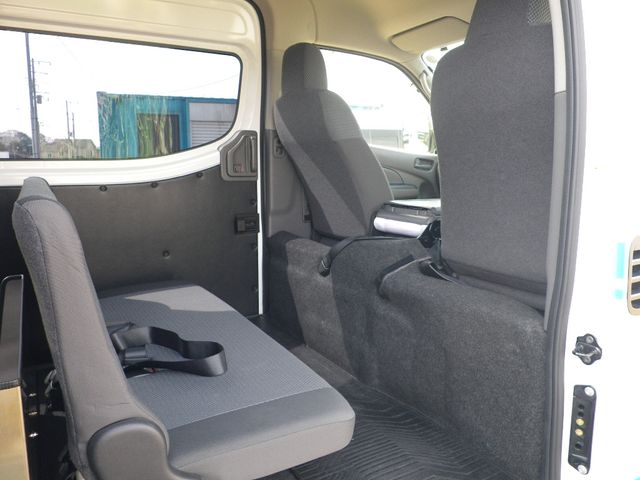 Nissan NV350 Caravan 2016-09 586-5