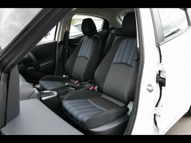 Mazda DEMIO 2016-05 11630-9