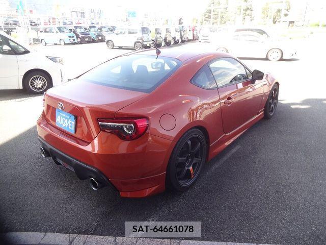Toyota 86 2013-04 203149-1