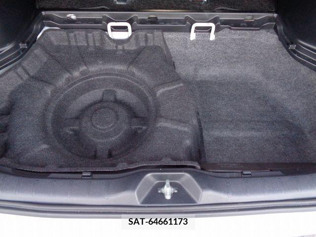 Toyota VOXY 2017-10 373896-25