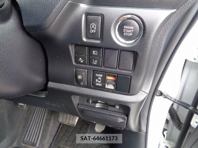 Toyota VOXY 2017-10 373896-16