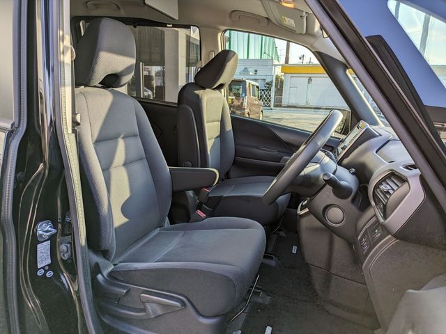 Nissan SERENA 2016-10 187794-3