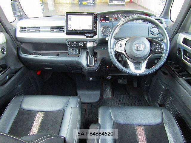 Honda N BOX CUSTOM 2018-05 238304-1