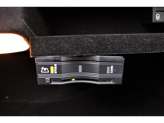 Mercedes Benz C-CLASS 2018-01 186579-10