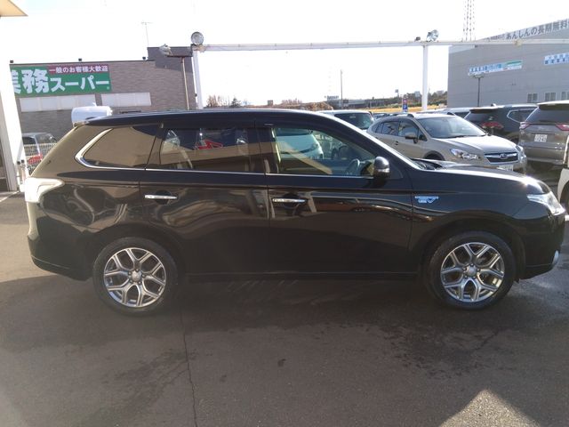 Mitsubishi OUTLANDER PHEV 2013-12 182532-3