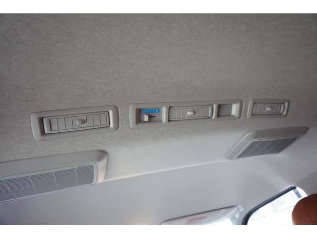 Toyota HIACE WAGON 2023-02 190617-19