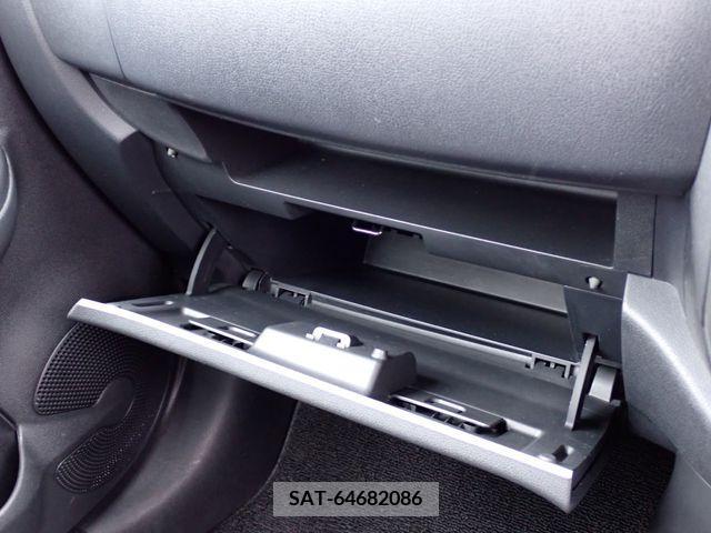 Nissan MARCH 2016-09 372152-4