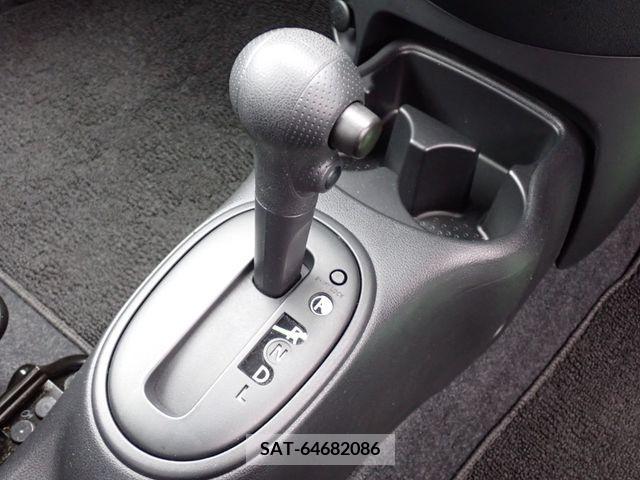 Nissan MARCH 2016-09 372152-11