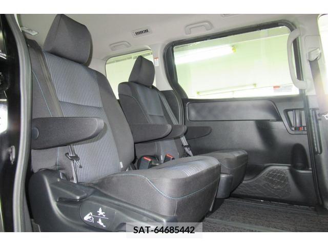Toyota VOXY 2015-02 321700-9