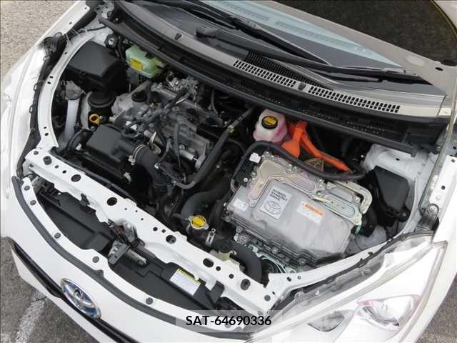 Toyota AQUA 2015-03 387041-19