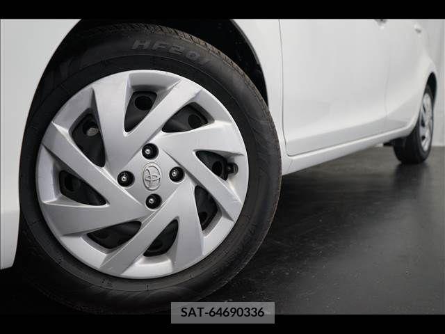 Toyota AQUA 2015-03 387041-3