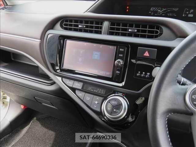 Toyota AQUA 2015-03 387041-10