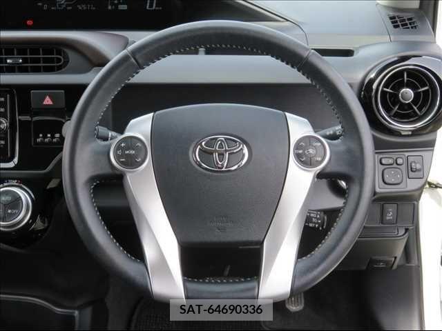 Toyota AQUA 2015-03 387041-9